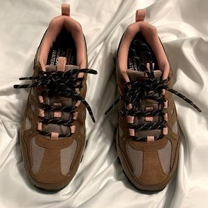 Sketchers Relaxed Fit Sneakers